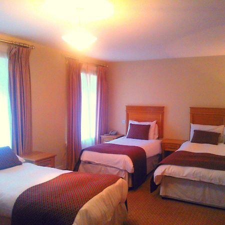 Clonbur Fairhill House Hotel חדר תמונה