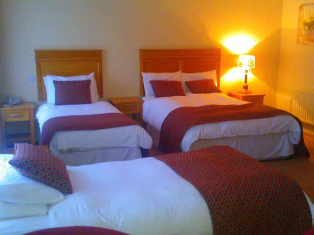 Clonbur Fairhill House Hotel חדר תמונה